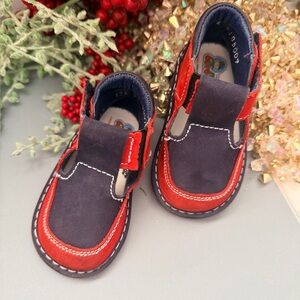 Calzado Infant Shoes with Velcro closure